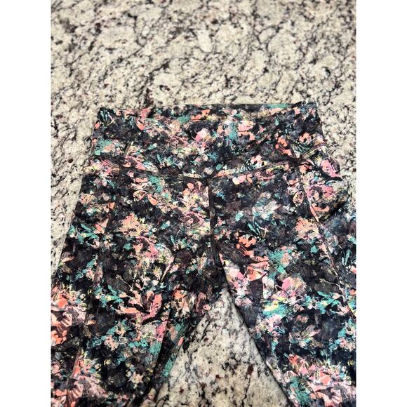 Lululemon women’s leggings Capri size 12 - Picture 4 of 12